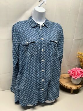 Eddie Bauer Navy and White Patterned Women's Button-Up